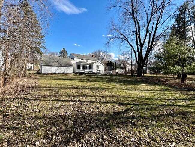 Building Photo - 95 Hunters Ln