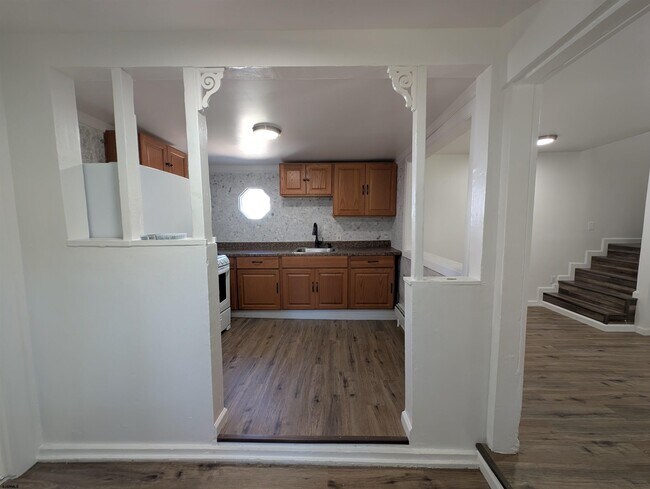 Building Photo - 114 N Texas Ave