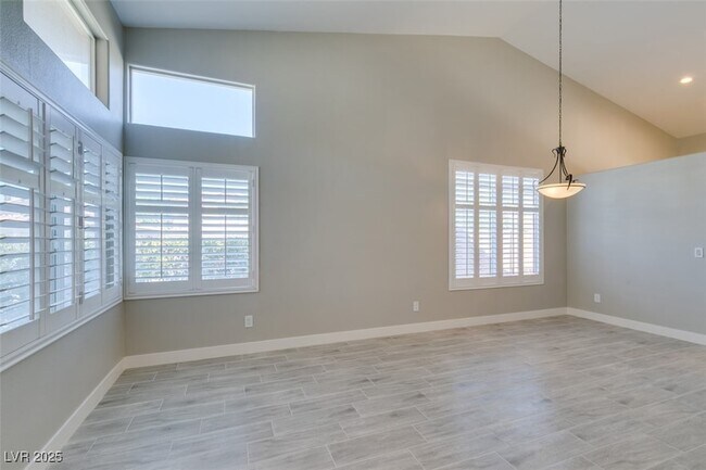 Foto del edificio - 2452 Silver Blossom Ln