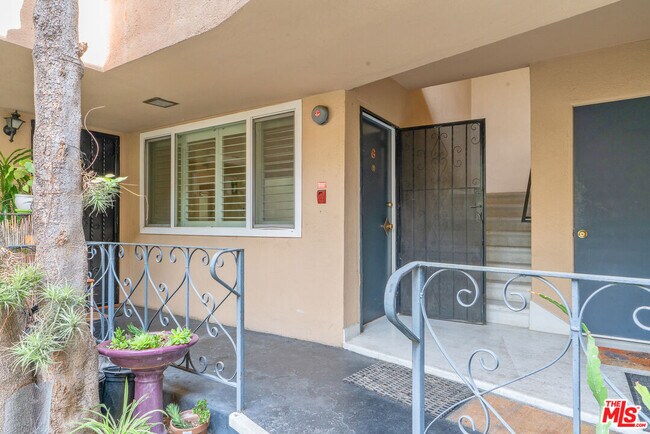 Foto del edificio - 2030 N Vermont Ave