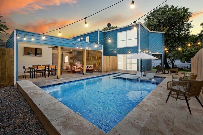 Foto del edificio - 7057 Edgewater Dr