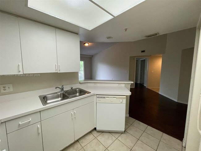 Building Photo - 4191 N Haverhill Rd