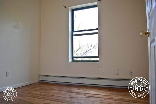 Building Photo - 453 Classon Ave