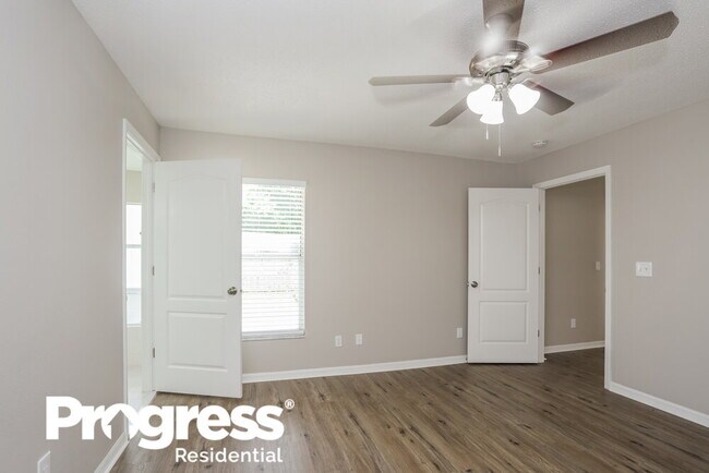 Building Photo - 5910 Erhardt Dr