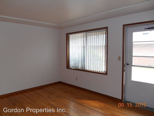 Foto del edificio - 1177-1177 NE 65th Ave