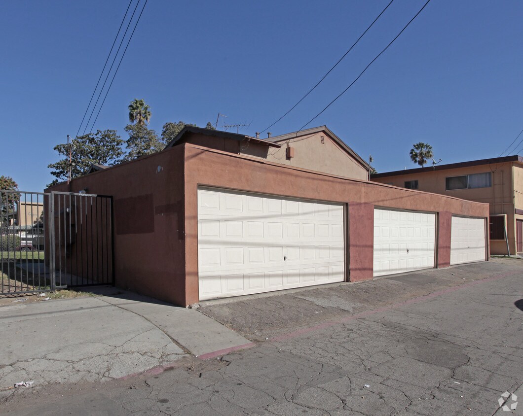Primary Photo - 1822 W Sumac Ln