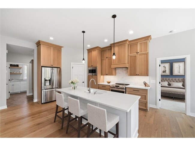Foto del edificio - 25155 Glen Rd