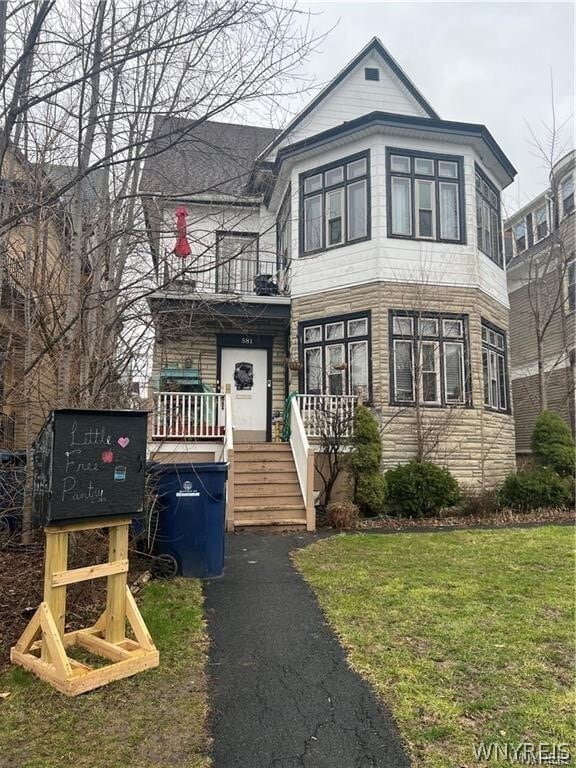 Building Photo - 581 Richmond Ave