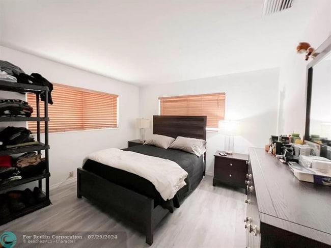 Foto del edificio - 5140 NE 3rd Ave