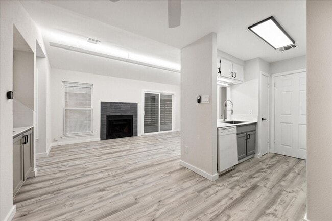 Foto del edificio - 3609 Leafield Dr