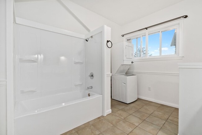 Photo - 1528 Ridge Ave Apartment