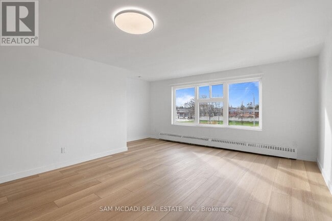 Building Photo - 1018 Burnhamthorpe Rd E