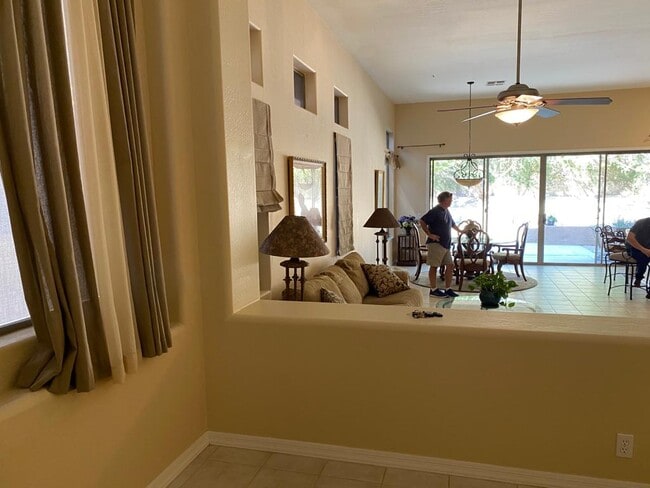 Building Photo - 7634 E San Fernando Dr