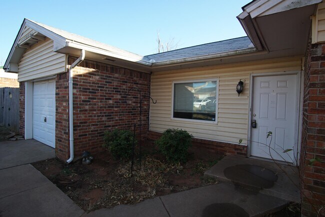 Foto del edificio - 3108 Gwendolyn Ln