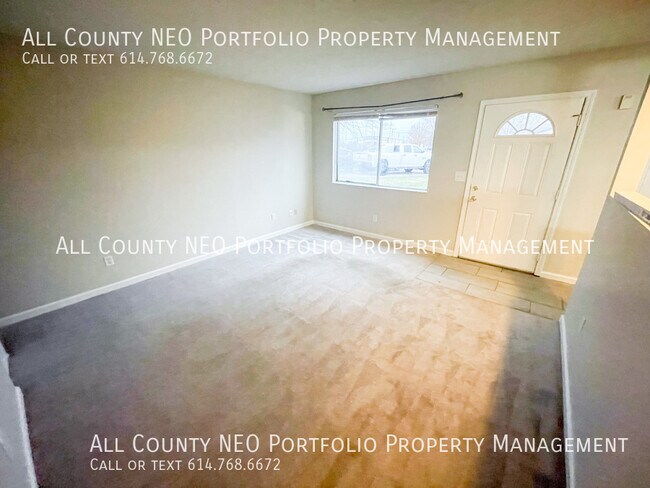 Building Photo - 2759 Charles Dr