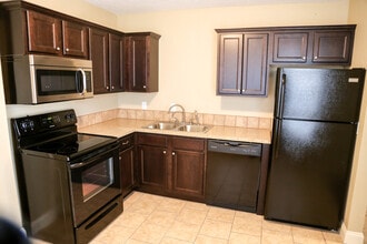 Building Photo - 614 W Mount Vernon St