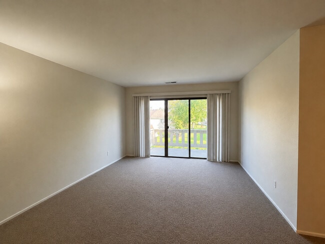 Building Photo - 355 Lambert Dr