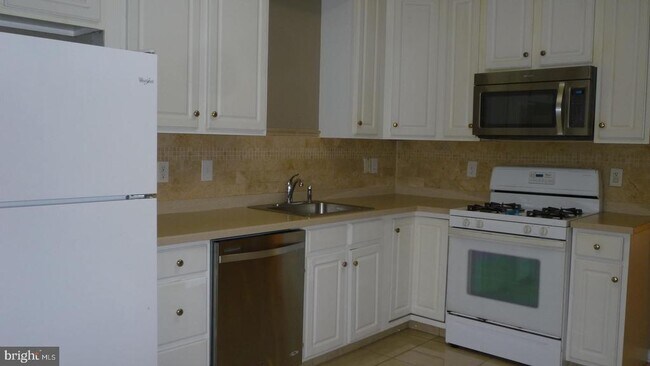 Foto del edificio - 107 Windsor Pond Rd