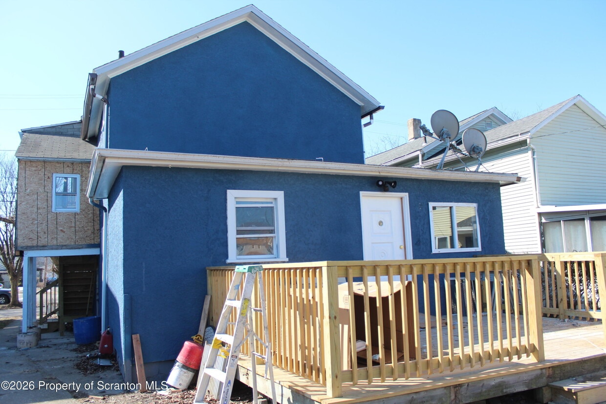 Building Photo - 335 Phelps St