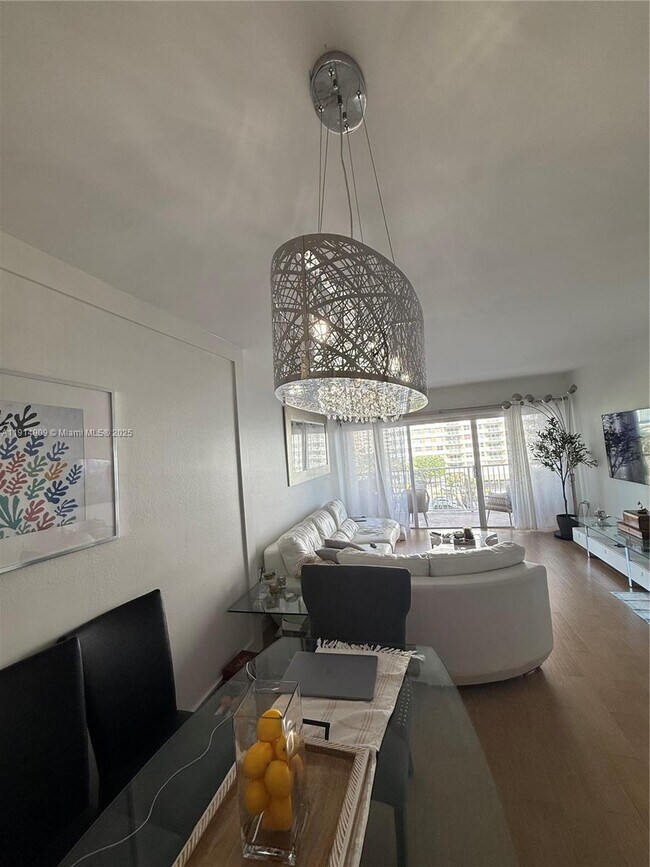 Building Photo - 1980 S Ocean Dr