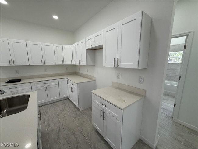 Foto del edificio - 1047 Hobart St