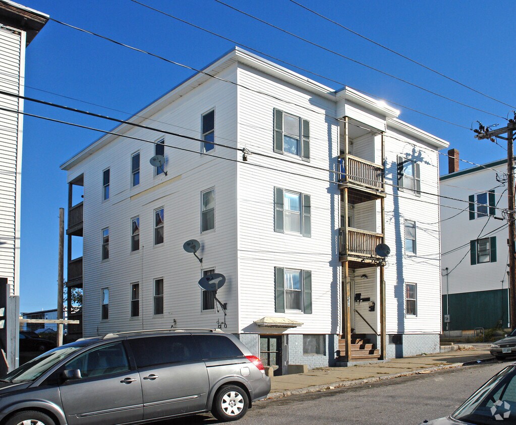 Building Photo - 564 Silver St