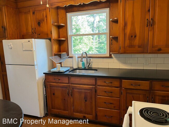Building Photo - 3 br, 2 bath House - 210 Robertson Ave