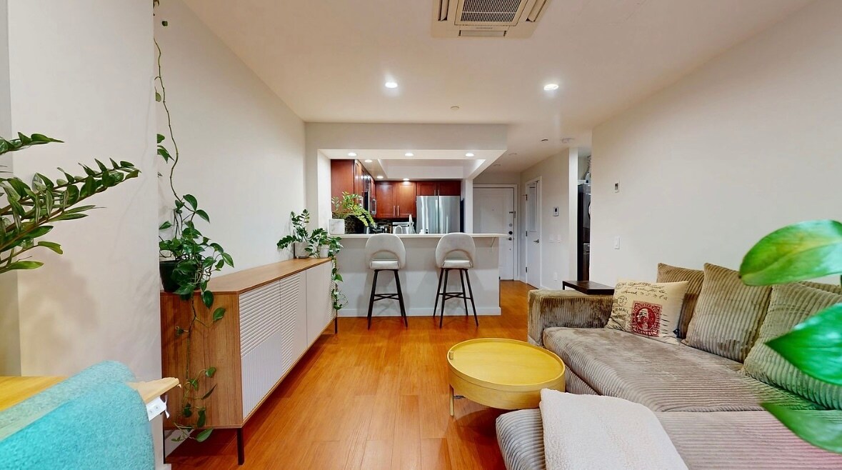 Foto principal - 2112 33rd St