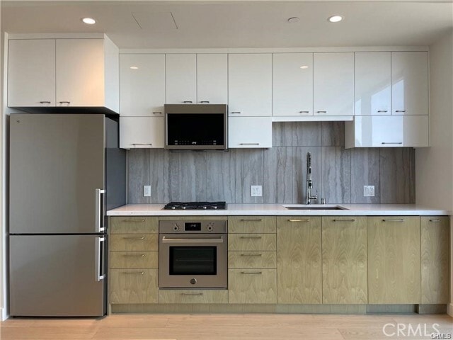 Building Photo - 400 S Broadway