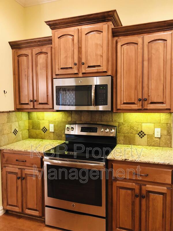 Building Photo - 8105 Cisterna Way