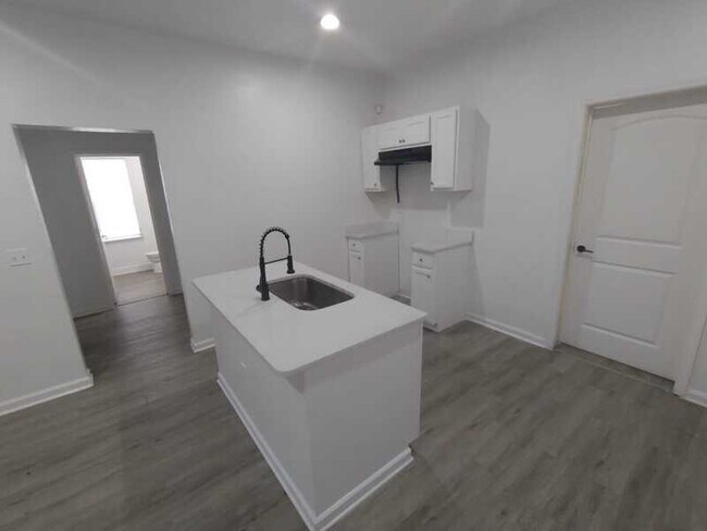 Foto del edificio - 4808 Silver St