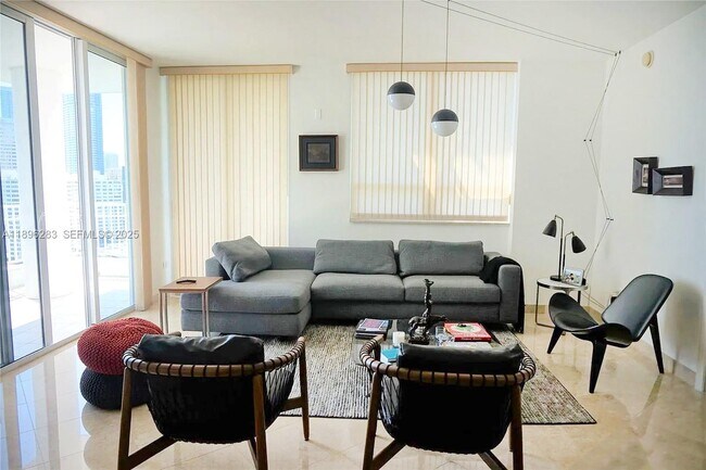 Foto del edificio - 801 Brickell Key Blvd