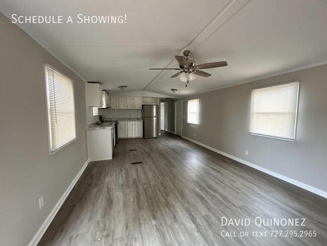 Foto del edificio - 5716 Heather View Ln