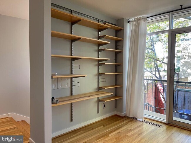 Foto del edificio - 457 N St SW