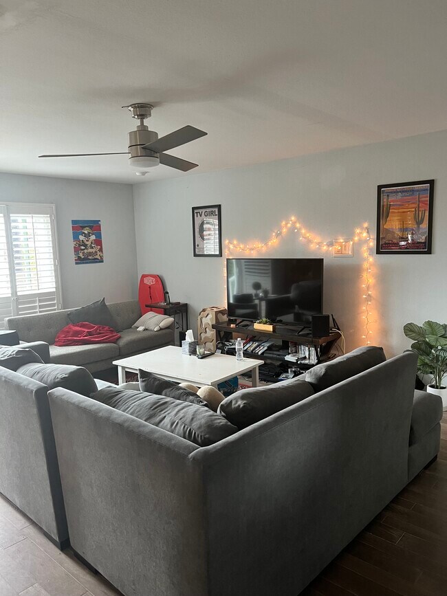 Foto del edificio - 8321 Rayford Dr