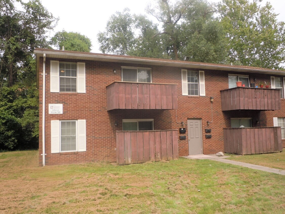 1108 Apache Dr Unit C, Collinsville, IL 62234 Condo for Rent in