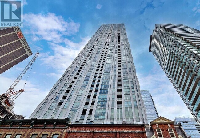 Photo du bâtiment - 1 Yorkville Ave