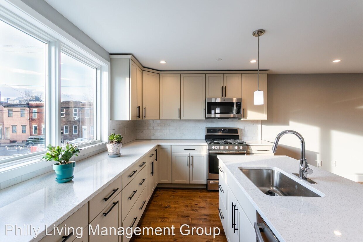 Primary Photo - 3 br, 2.5 bath House - 1304 S Woodstock St...
