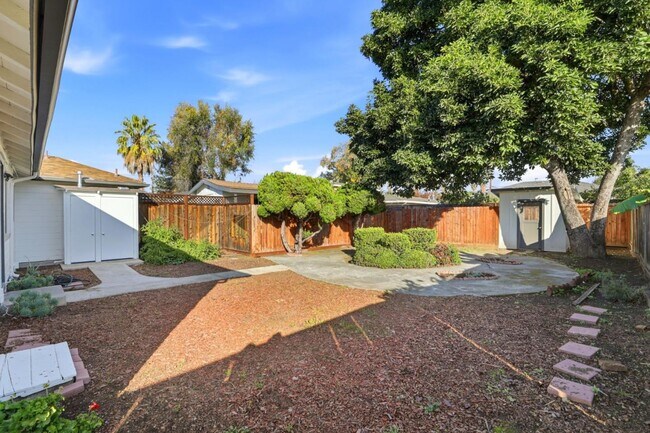 Foto del edificio - 440 N Milton Ave