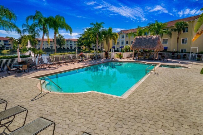 Foto del edificio - 8271 Key Royal Cir