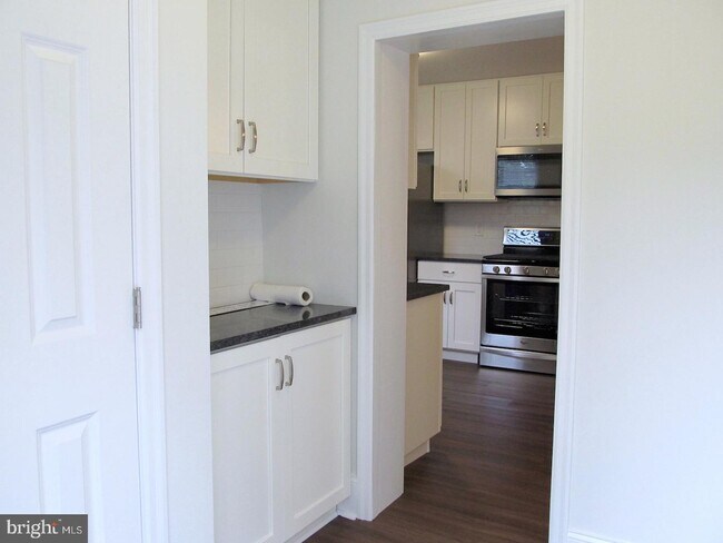 Building Photo - 131 Summit Terrace