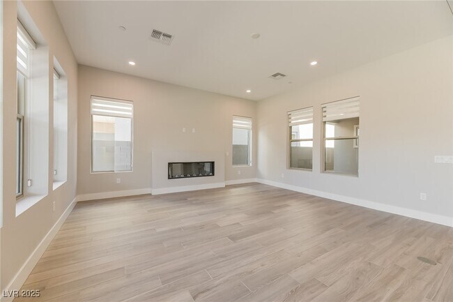 Foto del edificio - 5073 Slatestone St