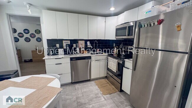 Foto del edificio - 7712 Hampson St