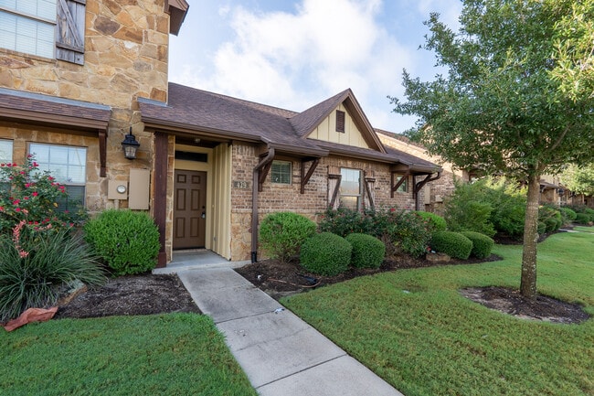 Photo - 429 Momma Bear Dr Townhome