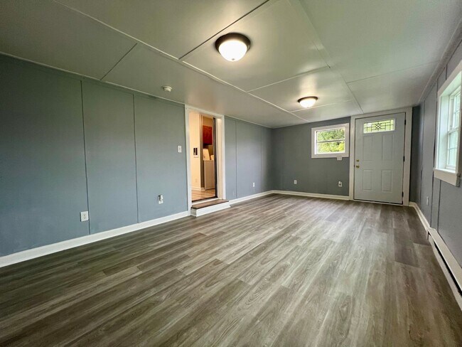 Foto del edificio - 3 Bed/ 2 Bath in Bunker Hill