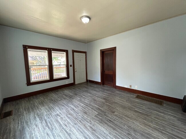 Building Photo - 35 S Virginia Ave
