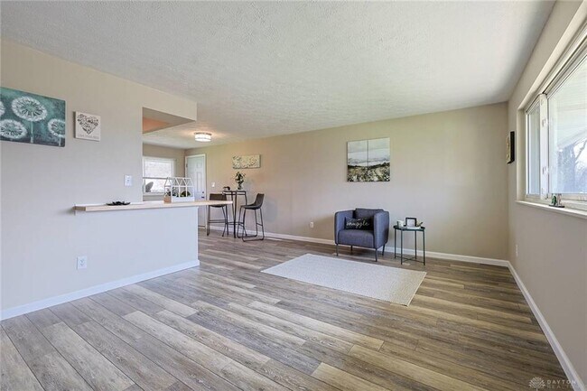 Foto del edificio - 5595 Shady Oak St
