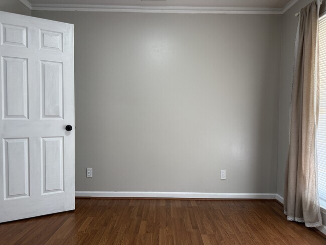 Building Photo - 122 Longleaf Cir