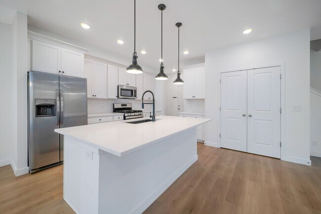 Building Photo - Like New Draper Executive Home w attached ...