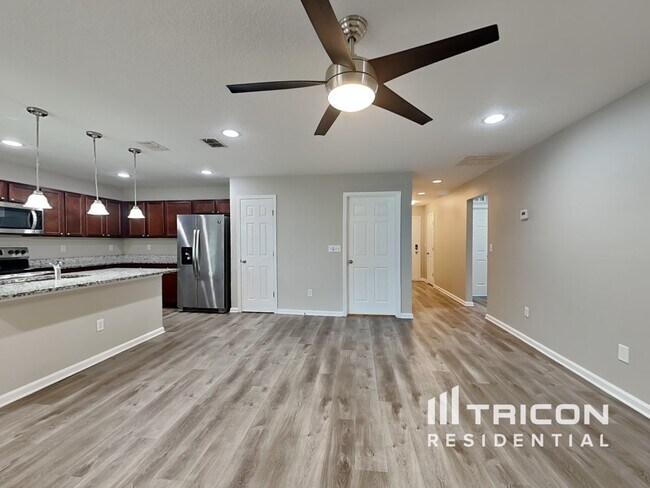 Foto del edificio - 8206 Maple St